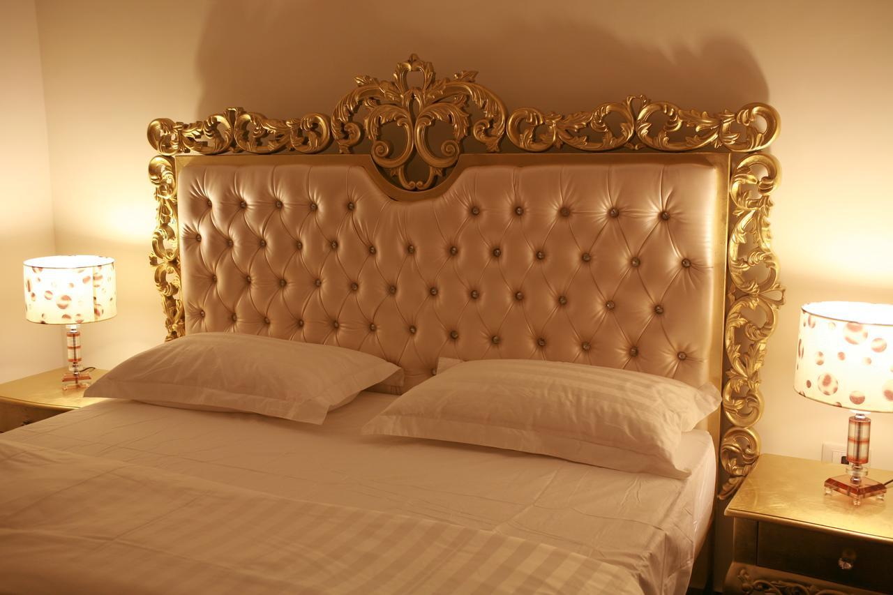 Crown Hotel Djoeba Buitenkant foto