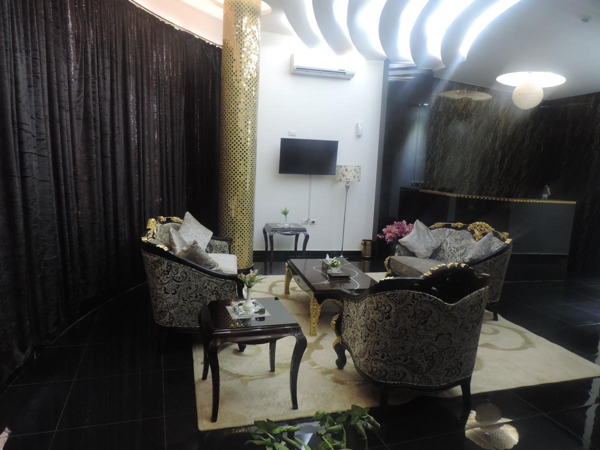 Crown Hotel Djoeba Buitenkant foto