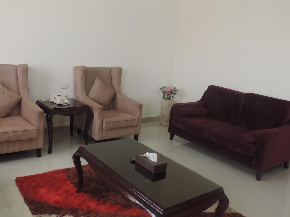 Crown Hotel Djoeba Kamer foto